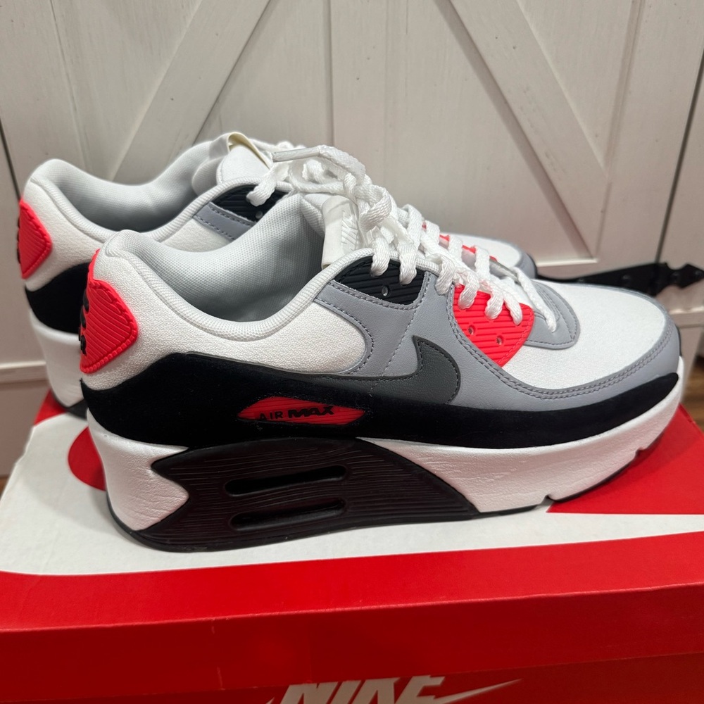 Nike Women's Air Max 90 Lv8 'Infrared’ Womens 9.5 - Picture 3 of 9